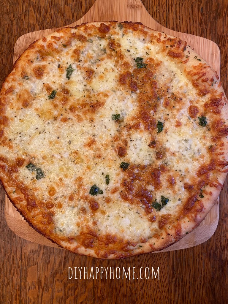 Cheesy Garlic White Pizza